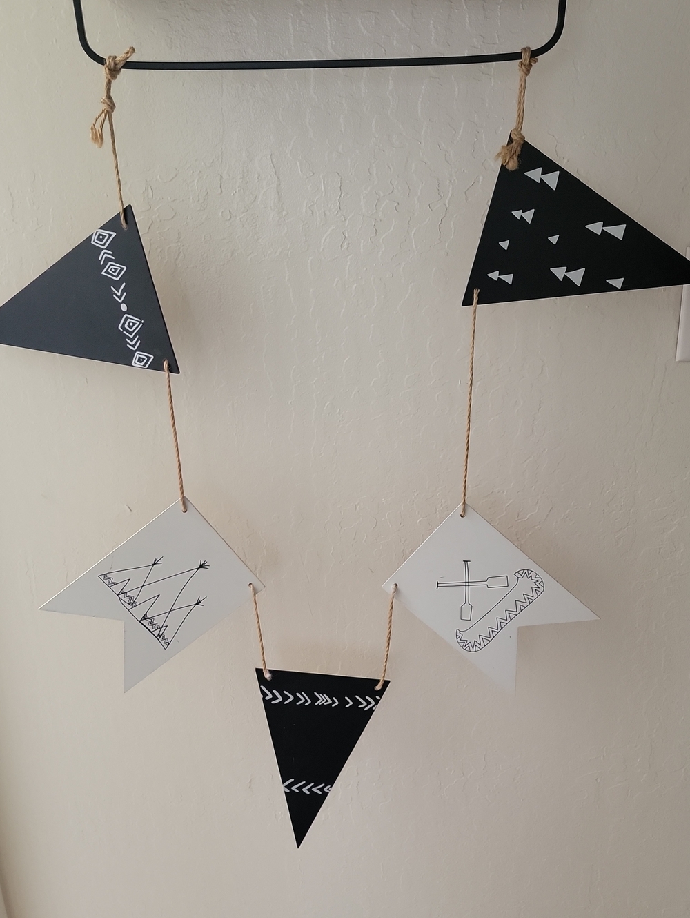 Black & White Geometric Triangle Garland